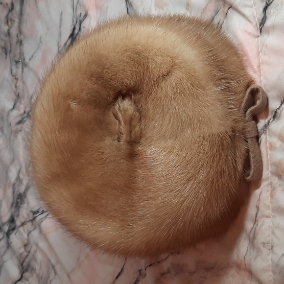 L. S. Ayres Amrose Mink hat - Picture 2 of 7